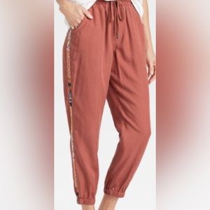 Knox Rose Women’s Floral Stripe  Jogger Pants 
NWT